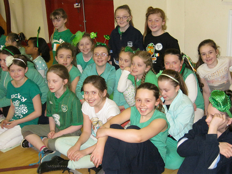 Children dressed in St Patrick's Day clothes